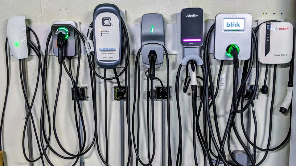 univesal wall chargers 